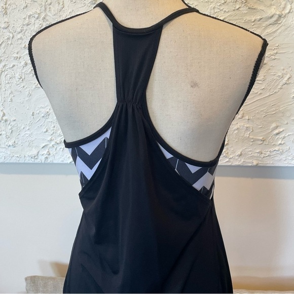 Lululemon No Limits Tank Size 6 Black / Arrow Chevron White Black Yoga. - Picture 5 of 7